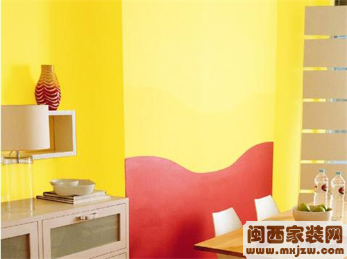 齺