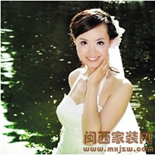 网曝最美女教师张丽莉家居照